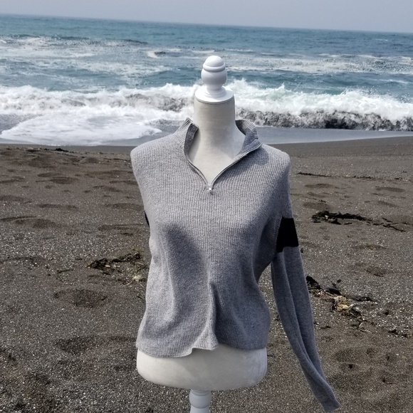 Brandy Melville Sweaters - Brandy Melville 90s Style Sweater